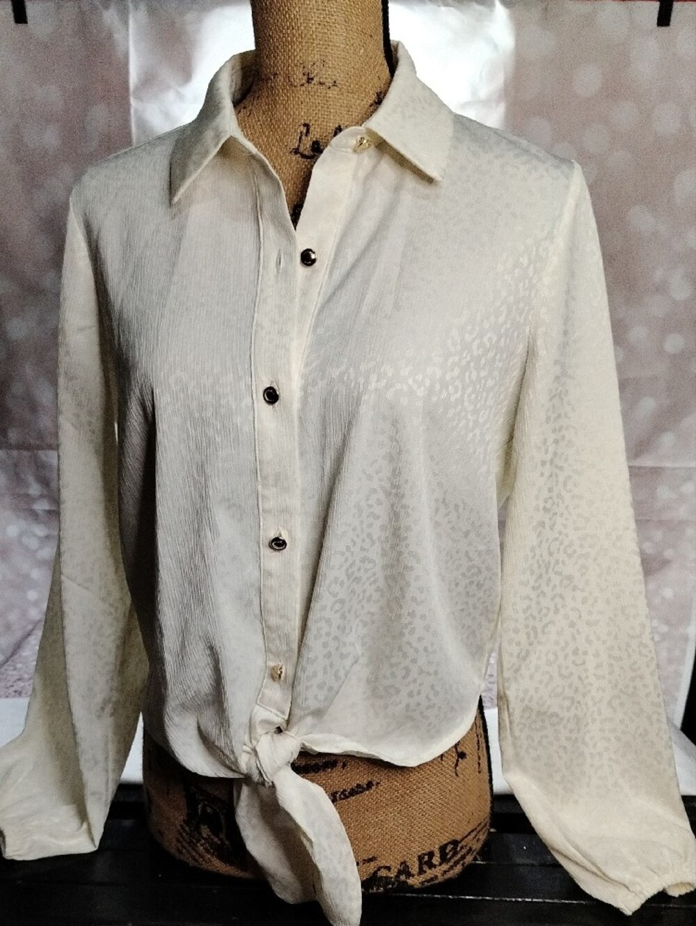 MICHAEL Michael Kors Cream Button-Front Tie-Hem Blouse